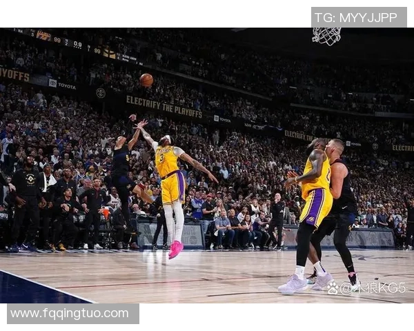 勇士与老鹰激战正酣NBA视频直播精彩瞬间回顾与分析 勇士与老鹰激战正酣NBA视频直播精彩瞬间回顾与分析